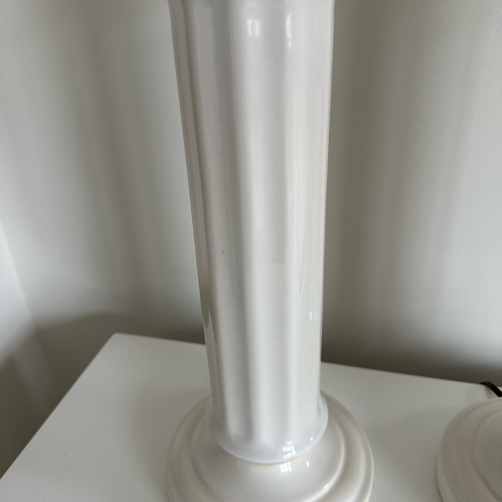 Elegant White Ceramic/Porcelain Column Table Lamps - Picture 4 of 7